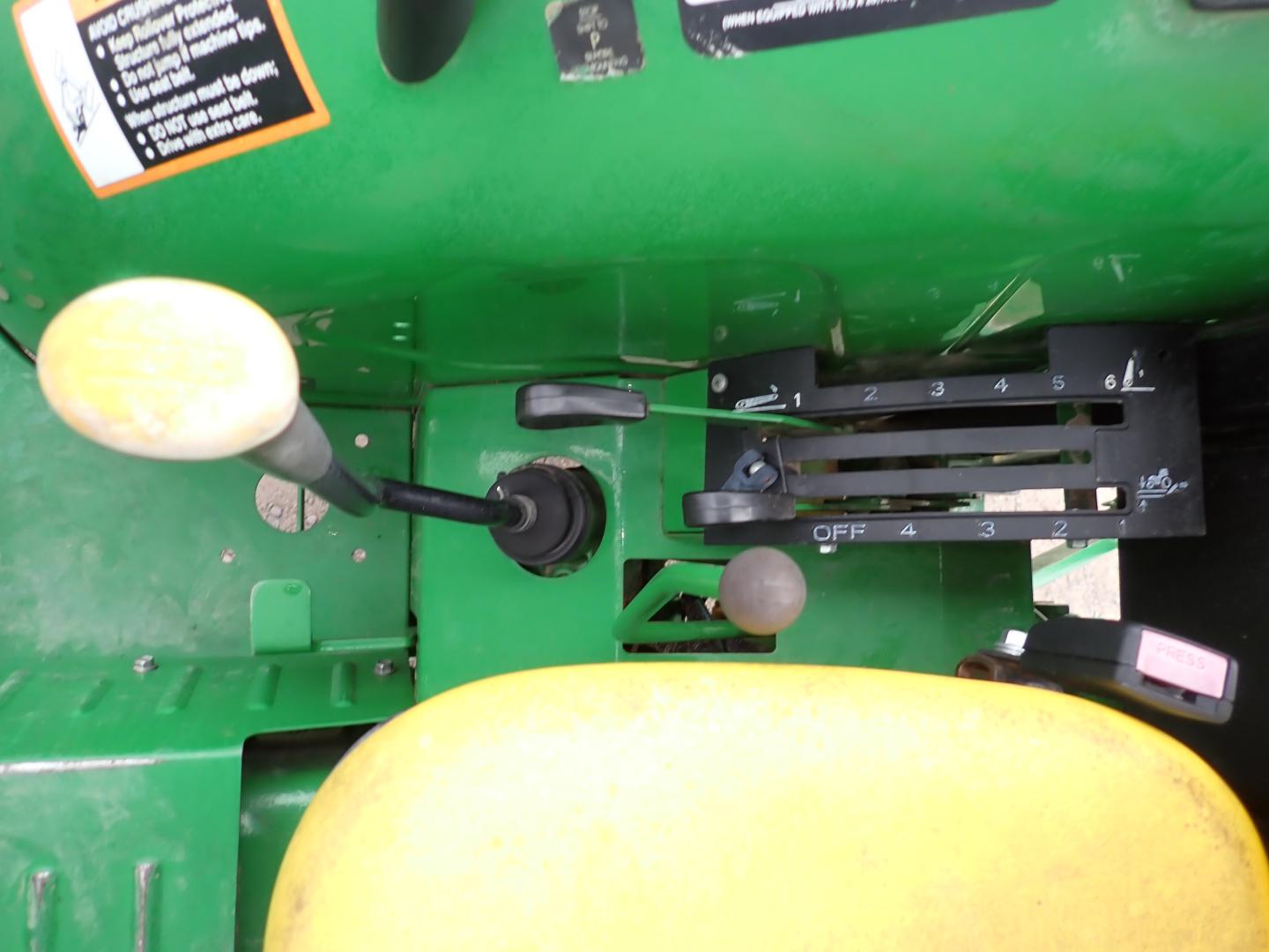 ./imagenes/INVOICE/2019/16432/TRACTOR JOHN DEERE_5065E (22).JPG